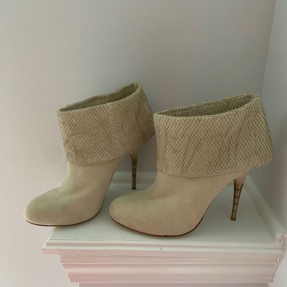 New ELIZABETH & JAMES Cuff Booties Snakeskin Heel